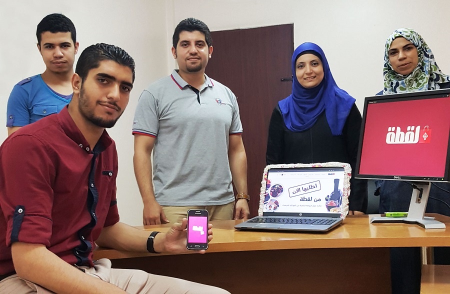  The team behind Loqta, the Gaza-based ecommerce site for women. (Image via Rozn) 